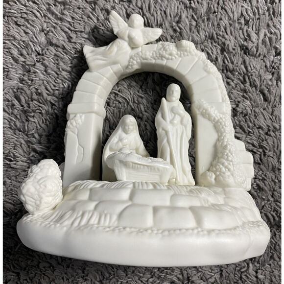 White Porcelain Bisque Musical Christmas Nativity Scene Decor - Picture 2 of 11